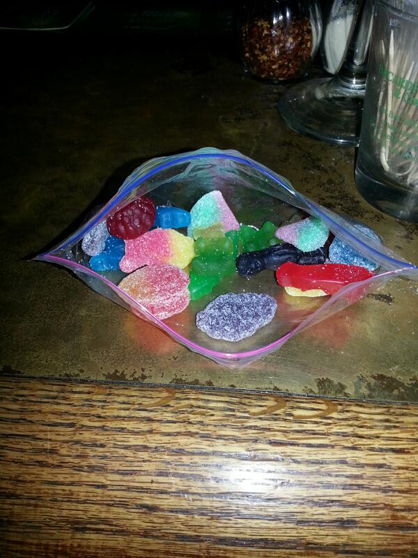 NicholeBaillie's tweet photo. @willystaphouse best boss ever! #mmm #candies @kaylaaabrianne @BrandiFoord @KDuma @LarisShier http://t.co/0gMFsV1P2O