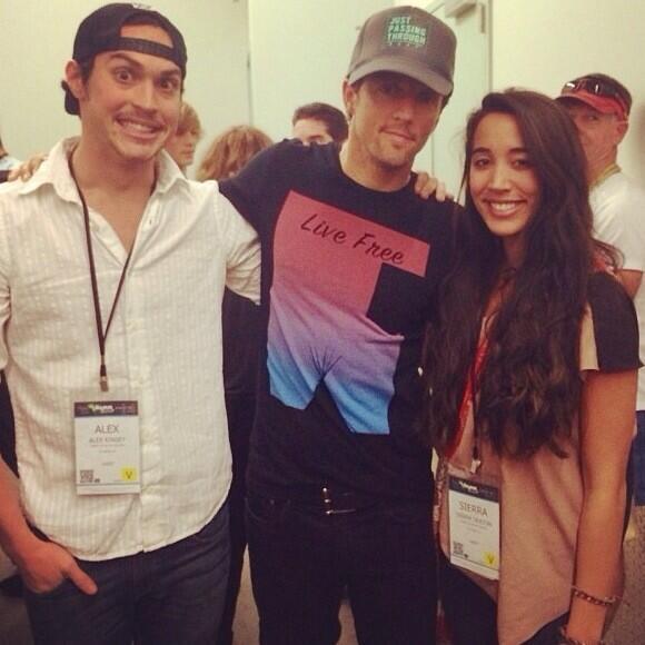 tbhalexsierra's tweet photo. I WAS WAITING FOR THIS PHOTO TO COME http://t.co/GMBj34RQXC