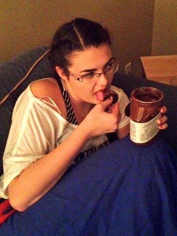 KaitlinJaffray's tweet photo. Rom com marathon with @elizabethbee22 🙌 #izzyinhernaturalstate http://t.co/wRDPXURBgb
