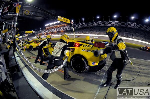 #Rolex24 @DISupdates at night: #4 <a href="/TeamChevy/">Chevrolet Racing</a> <a href="/CorvetteRacing/">Corvette Racing</a> pit stop with <a href="/olivergavin/">Oliver Gavin</a> <a href="/TommyMilner/">Tommy Milner</a> <a href="/RobinLiddell/">Robin Liddell</a>