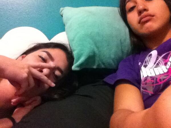 BriannaMarie678's tweet image. Kickin it with le primabear 🐻❤@sincerelysambam #movienight #lifetime #stayedin