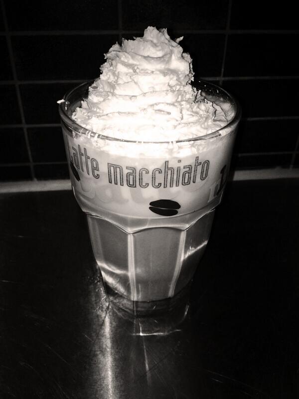 RodneyLeysner's tweet photo. Ready for my morning treat. Had er echt even trek in :-) #machiatowhipped http://t.co/rUBscKaFva