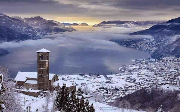 Gabriele_Corno's tweet photo. Mystic Como Lake (Basilica di San Carpoforo), Italy http://t.co/0wj1aUthhi