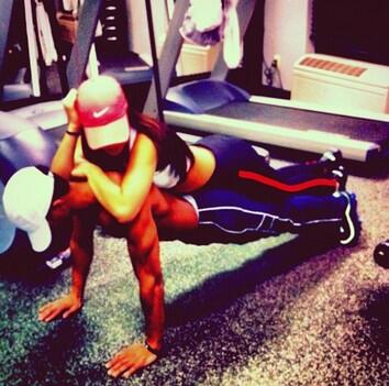 PostBadCouple_'s tweet photo. Faire du sport avec son chéri >>>>>> http://t.co/TlgDgEKBwt