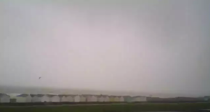 LancingBeachCam's tweet photo. 1 of the 4 brave #kitesurfers out there right now #lancing #beach #webcam http://t.co/qoiPhl4oU1 http://t.co/LgfbYMn4Lu