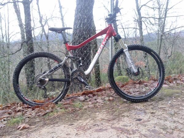juancar11mc's tweet photo. Con muxas ganas d dar una welta y a poder ser en compañia de @alberglez4 y @alberpirfm q son unos globerossssss jaja http://t.co/d7UBGCaeSE