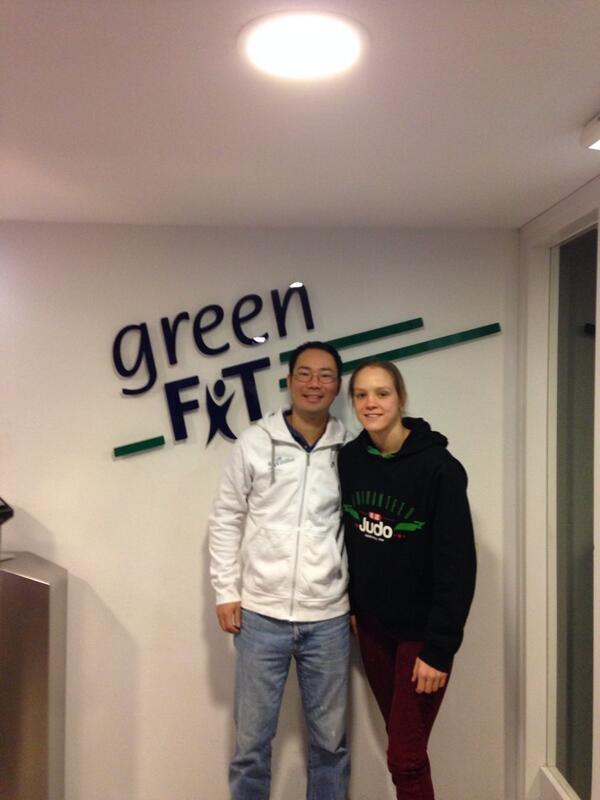 “<a href="/dovelema/">Do Velema</a>: <a href="/dovelema/">Do Velema</a>: <a href="/dovelema/">Do Velema</a>: Sponsorcontract getekend met Maarten Groeneveld #GreenFit #Groeneveldfysiotherapie ”