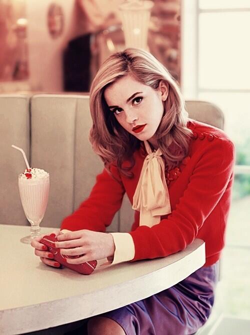 WorldsBetPages's tweet photo. Emma Watson (11/15) http://t.co/wz81DA1jDf