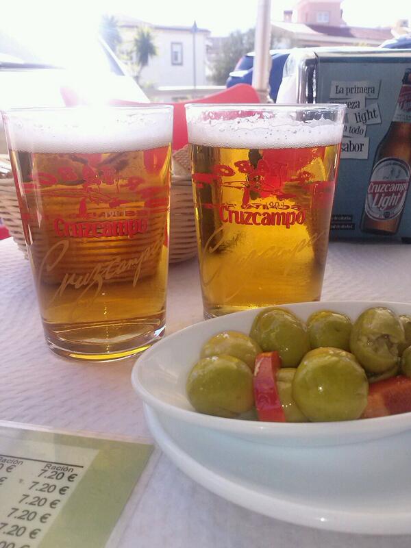 Raquelm_g's tweet photo. Saboreando el domingo con @jlcast87 http://t.co/WZKvqQDlLF