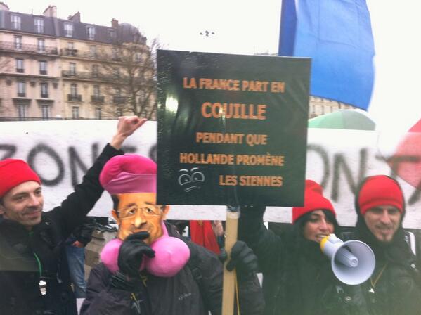 BOROWSKIMIKE's tweet photo. Très belle chanson Hollande démission ! http://t.co/bG9RDRfvo3