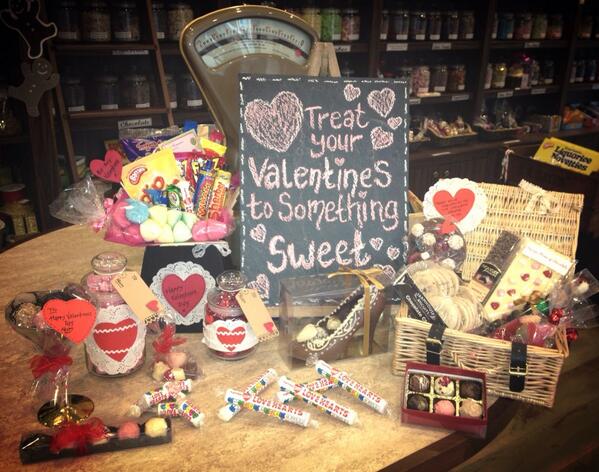 SweetMemsNWest's tweet photo. Treat your Valentines to something sweet! Call us on 01695 574 234 to order your gifts today! #bemyvalentine #love http://t.co/VpoBnzlekl