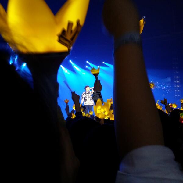 DLITE_bot's tweet photo. 사진] 뱅봉 사이의 대성오빠 http://t.co/xo2fR6UWZq