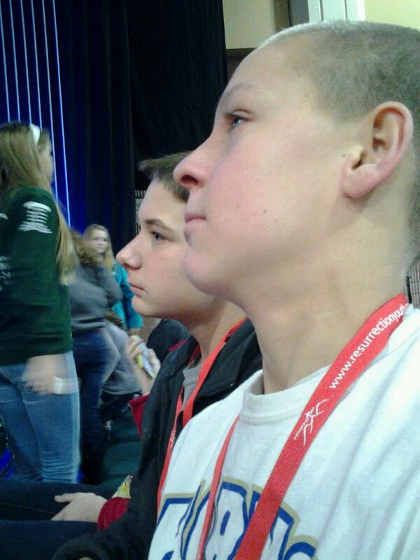 DeFurLuke's tweet photo. Last session! #REZ14 http://t.co/ZxyobDGLKy