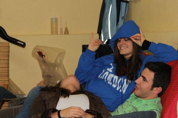 cludi28's tweet photo. Yo lo que necesito es una noche con ellos. @Flipilastru @joaquindg1 http://t.co/dyU5xhuWRR