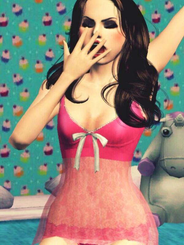 LunaSummertimes's tweet photo. Getting Ready for the day! 😴 http://t.co/4l9yiBLFvf