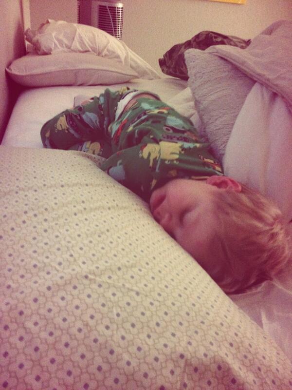 Kaleyrhea's tweet photo. This guy does NOT want to get up!! 😴👶💤 #sleepyhead #likehismomma @TruTylerGarrett http://t.co/AaH0b2fp3j