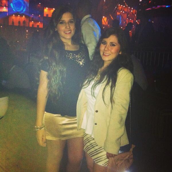 pollamaxemin's tweet photo. Noche de copas una noche loocaaa... @JossieMVZ http://t.co/VsEZ6YLwuX