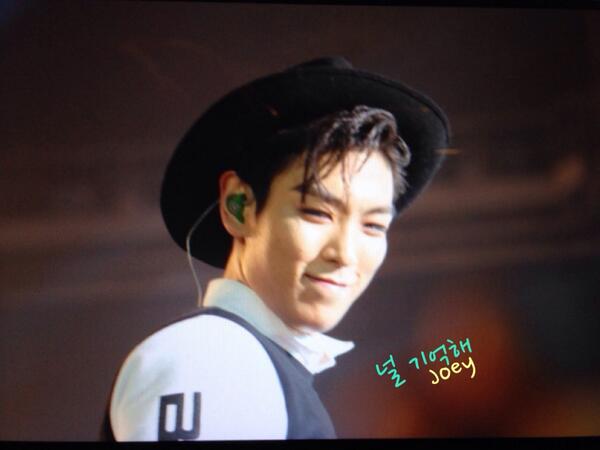 iBigBang's tweet photo. “@Joey_GD: 20140126 #TOP  @ BigBang Alpha Concert Preview: ❤️.❤️ 오...오빠 ㅠㅠㅠ❤️ http://t.co/39BMi3s58g”
