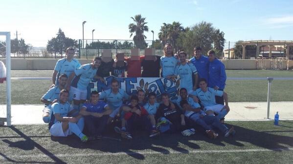 FrenteCeleste13's tweet photo. Más que un equipo @CD_EJIDO . Equipo y afición, a por 3ª división. #Grandes #OnTourNíjar #SiempreElEjido http://t.co/KzTp2DsK1w