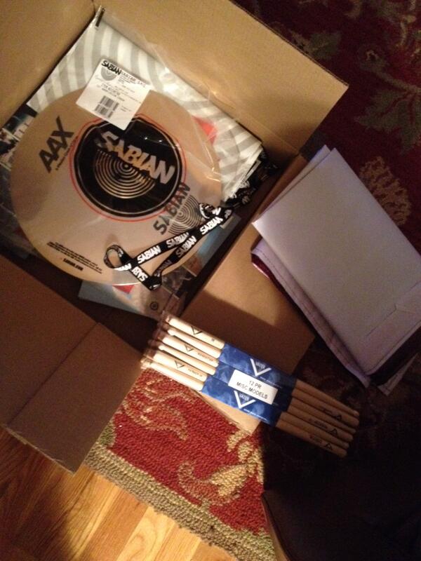 jmurphydrummer's tweet image. @VaterDrumsticks @remopercussion thanks for the free giveaways for my clinic!! #peaceanddrums #onlinedrumlessons