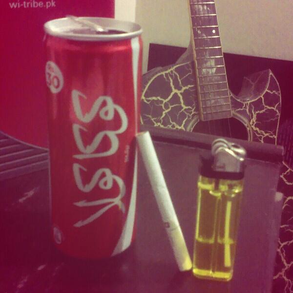Aunietheboonie's tweet photo. Haw haye #yousmoke #withcoke ?:o http://t.co/jHaypGWXXZ