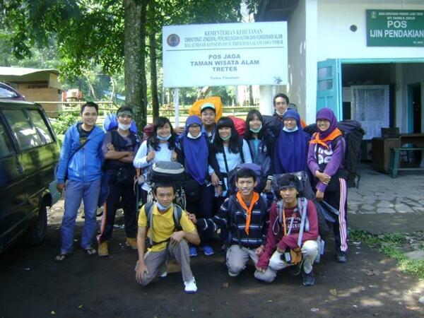 Hippasmas's tweet photo. 26/12/13 pos perijinan gn.welirang-arjuno jalur pendakian tretes http://t.co/nAVKbU8PFC