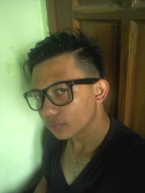 Dhenyz_than's tweet photo. naon deuih cnahhh http://t.co/ItiFzbsydK