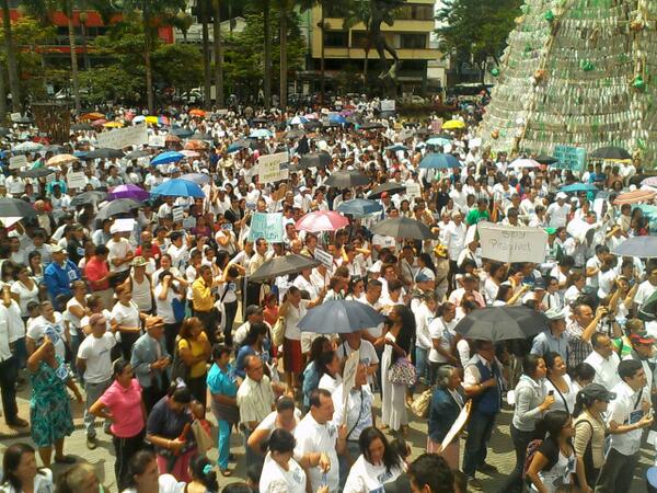 CristianPerez08's tweet photo. Yo soy #Piraquive @IDMJIoficial en el Quindío http://t.co/9wwbXRZFuw