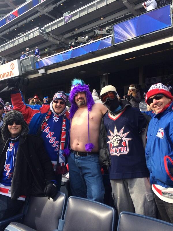 radius udvikle inch New York Rangers on Twitter: "PHOTO: #NYR fans having a blast out here!  http://t.co/6mi8kQrAlx #NYRally http://t.co/cR0stt03CF" / Twitter