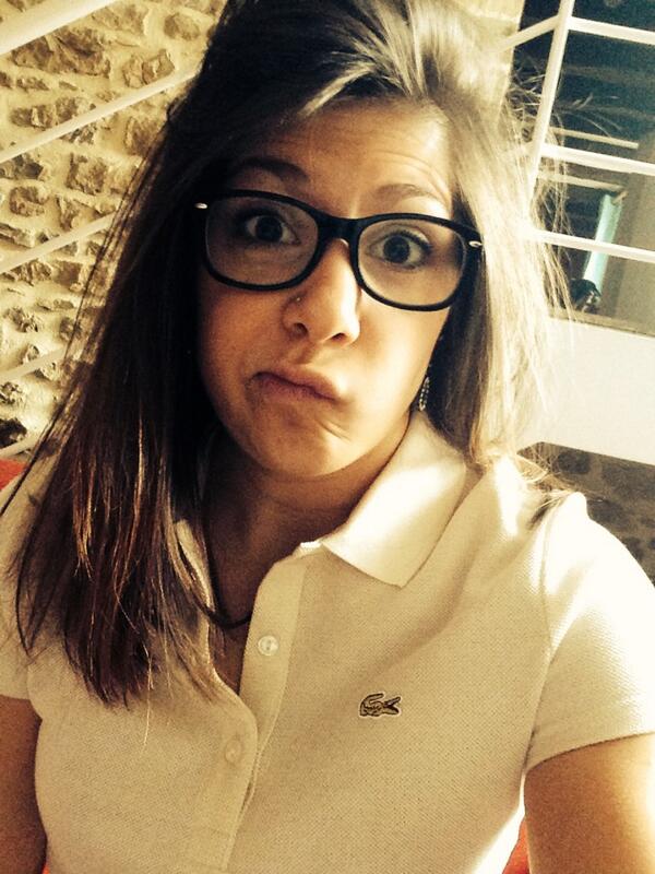 PaulineBouschet's tweet photo. #jeporteactuellementdeslunettes @LeKemar 👏👍😉 http://t.co/0dE0UdZOYI