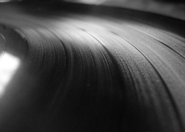 dubbestsound's tweet photo. It moves me to feel so close to where the grooves be #vinyl #beautyIs http://t.co/dfmUdnWDzZ