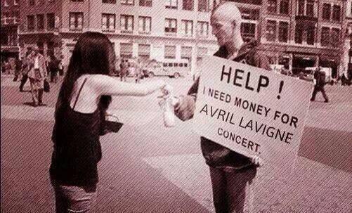 FUNNYAvril's tweet photo. How wants to hear a lot of NEW song on "the @AvrilLavigne tour"???(RT) http://t.co/3vlQvyj9wm