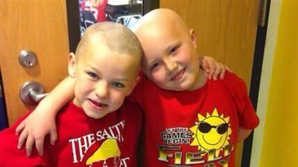 DeboConfesarQue's tweet photo. Un niño de 7 años se rapa para que su mejor amigo,enfermo de cáncer,no se sienta solo.Verdadero significado d amistad http://t.co/Wx4nn7c5Ih