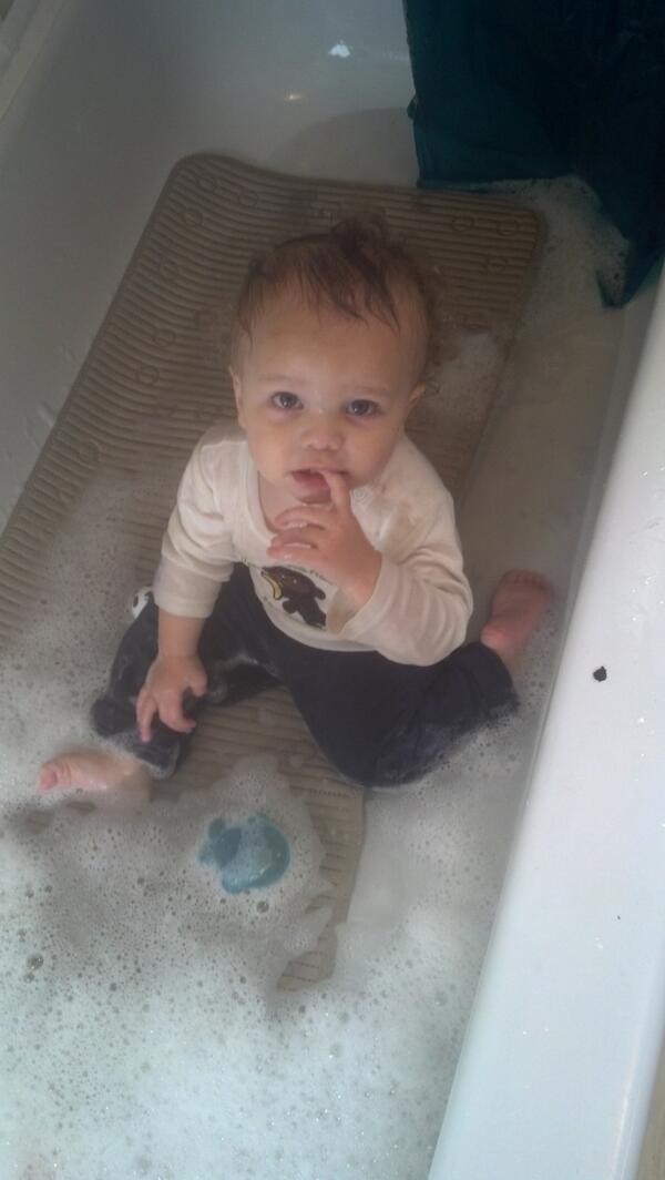 adeloach13's tweet photo. Someone decided to jump in, clothes and all. Water baby at its finest. :) http://t.co/YGRpNvZx5x
