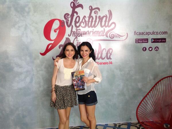 ficanews's tweet photo. @marthahigareda y @MiriHigareda en @FICA_Acapulco y por supuesto leyendo @ficanews @peraltanet71 @TriangulodelSoI http://t.co/RgBOTVmvvT