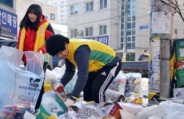 신천지 전주교회, 전주 서신동 환경정화
newscj.com/news/articleVi…