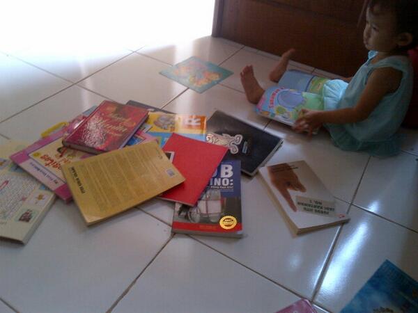 karteka602's tweet photo. @drOei Amara 18m,skor  kpsp d umur 30m'y 9,masih ngASI,dan mkn nya juara,sehat trus,thanks ya dok cc@tria_handayani http://t.co/KN9AHTMMBF