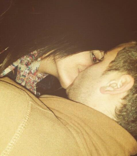 angela10tovar's tweet photo. Y cada vez más.. @traper82 http://t.co/3EiMEyTAKL