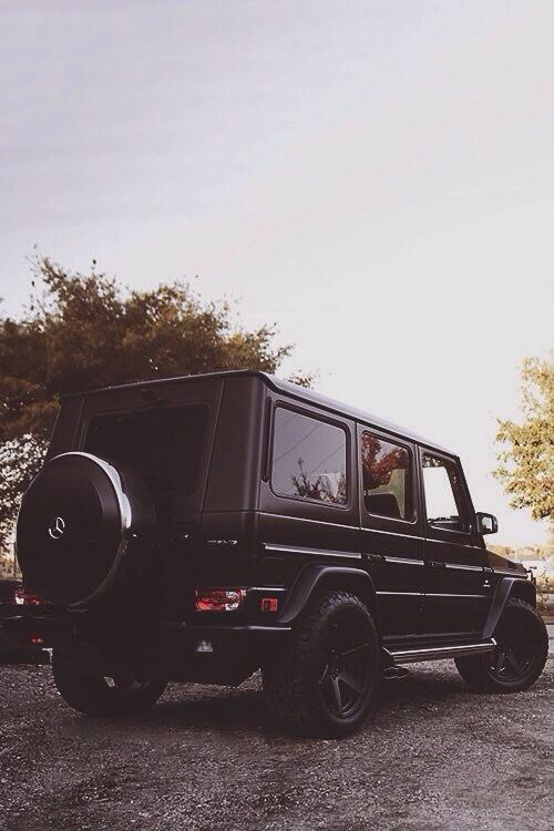 GuysClothing's tweet photo. Black beauty http://t.co/asHHtEguCw