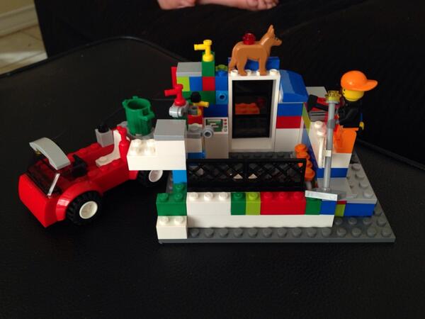 CuddleCuddled's tweet photo. My lego house :) http://t.co/68pIu3lfgZ