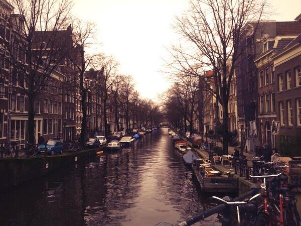 xupixups's tweet photo. Increible viaje en AMSTERDAM con mis amores!! http://t.co/d8bVHFWaf7