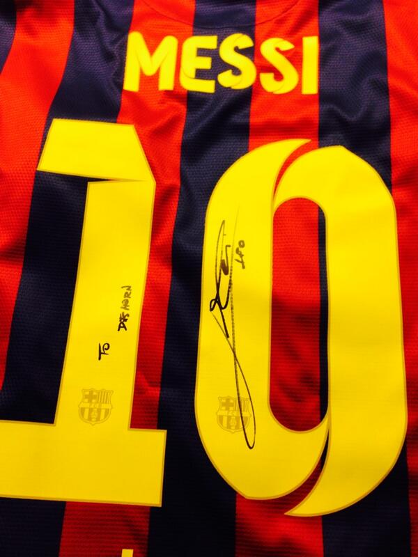 strika09's tweet photo. Such a great feeling to have this jersey!!!!!! http://t.co/eAxTh1S0Q3