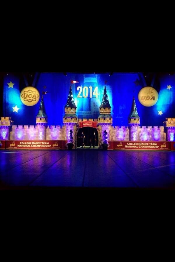 PomProblems1's tweet image. Knowing that in one week I'll be dancing on this stage! #pomproblems