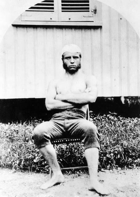 HistoryInPics's tweet photo. A 19-year-old Theodore Roosevelt during his freshman year at Harvard, 1877 http://t.co/fdd3PFTNBo