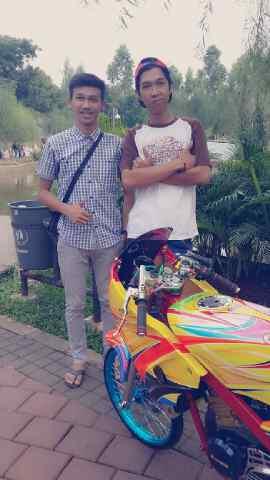 NinjaJari's tweet photo. Ridwan dan @BennyAchonk owner Teman Funky modifield.. Keepsmile http://t.co/hJNNQX5p5f