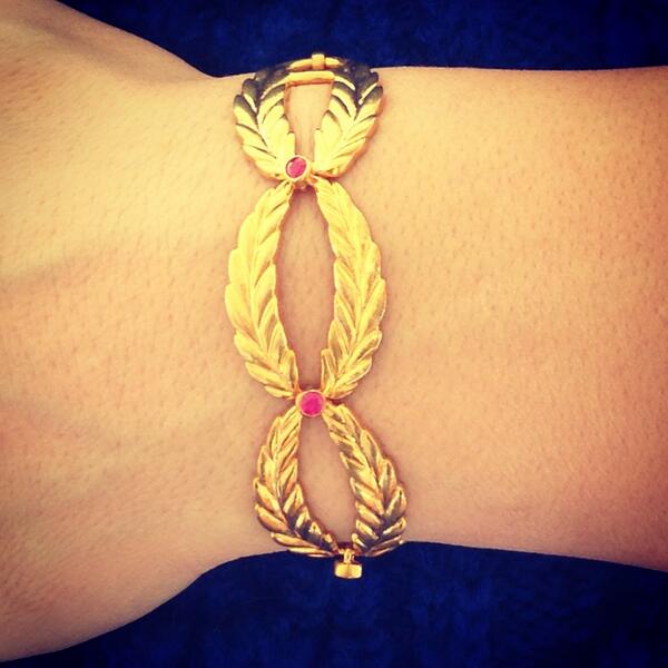 PaireUs's tweet photo. Simple Sunday accessories: @JadeJagger Corn Leaf Bracelet. Originally $1,135 on sale for $454! #jadejagger http://t.co/sBGA42BkKg