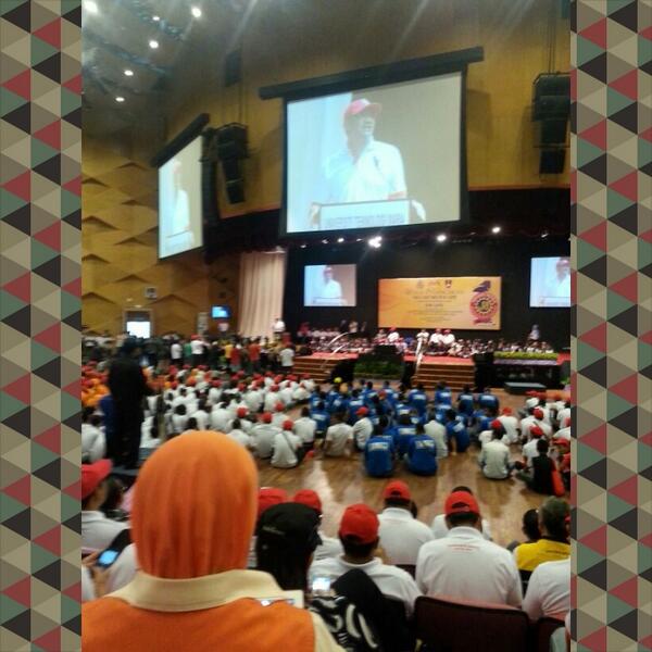 JPJJohor's tweet photo. Meriahnya P' lancaran SM1JPJ oleh @HishammuddinH2O smlm.@KP_JPJ ,@JPJ_Malaysia ,@SkuadM1JPJ ,@H2OComms ,@zeekay15 http://t.co/ChHpGBhYDx