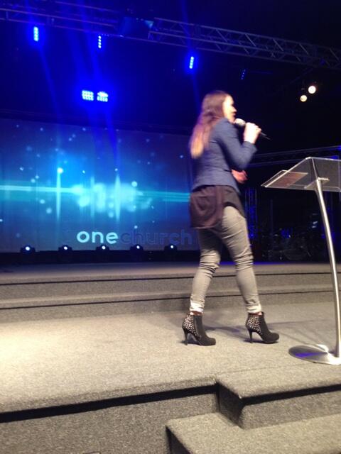 MitchellMJ's tweet photo. @erinjoylarose preaching with some passion tonight! http://t.co/8czkjRZIUj