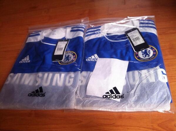 footballindo's tweet photo. #EverythingMustGo #jersey4sale Chelsea Home 11/12 SS BNWT S & M 450rb | #easy2pay http://t.co/7kWW4tUsrK