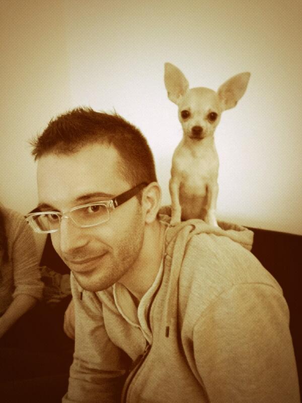 MRN_Happiness's tweet photo. Mon chien est un fou. #Dexter #Kikito http://t.co/Ui4u0WKwyD